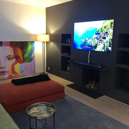 Vila Bright Family On Dune In